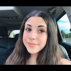 Meet your Posher, Ava